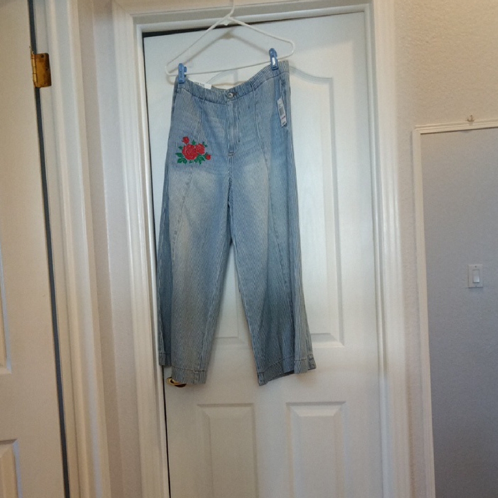 Kensie High Rise Striped Jeans with Rose Embroidery High Rise Gaucho Leg